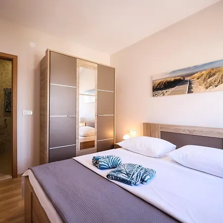 Apartments Anka With Seaview Vrsi Exterior foto