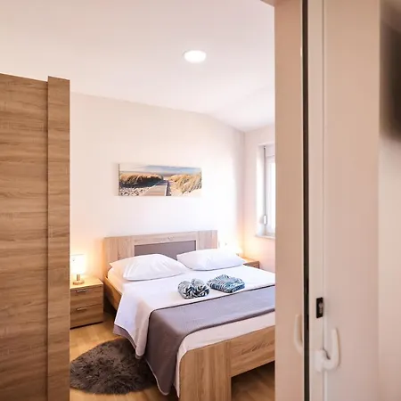 Apartments Anka With Seaview Vrsi Exterior foto