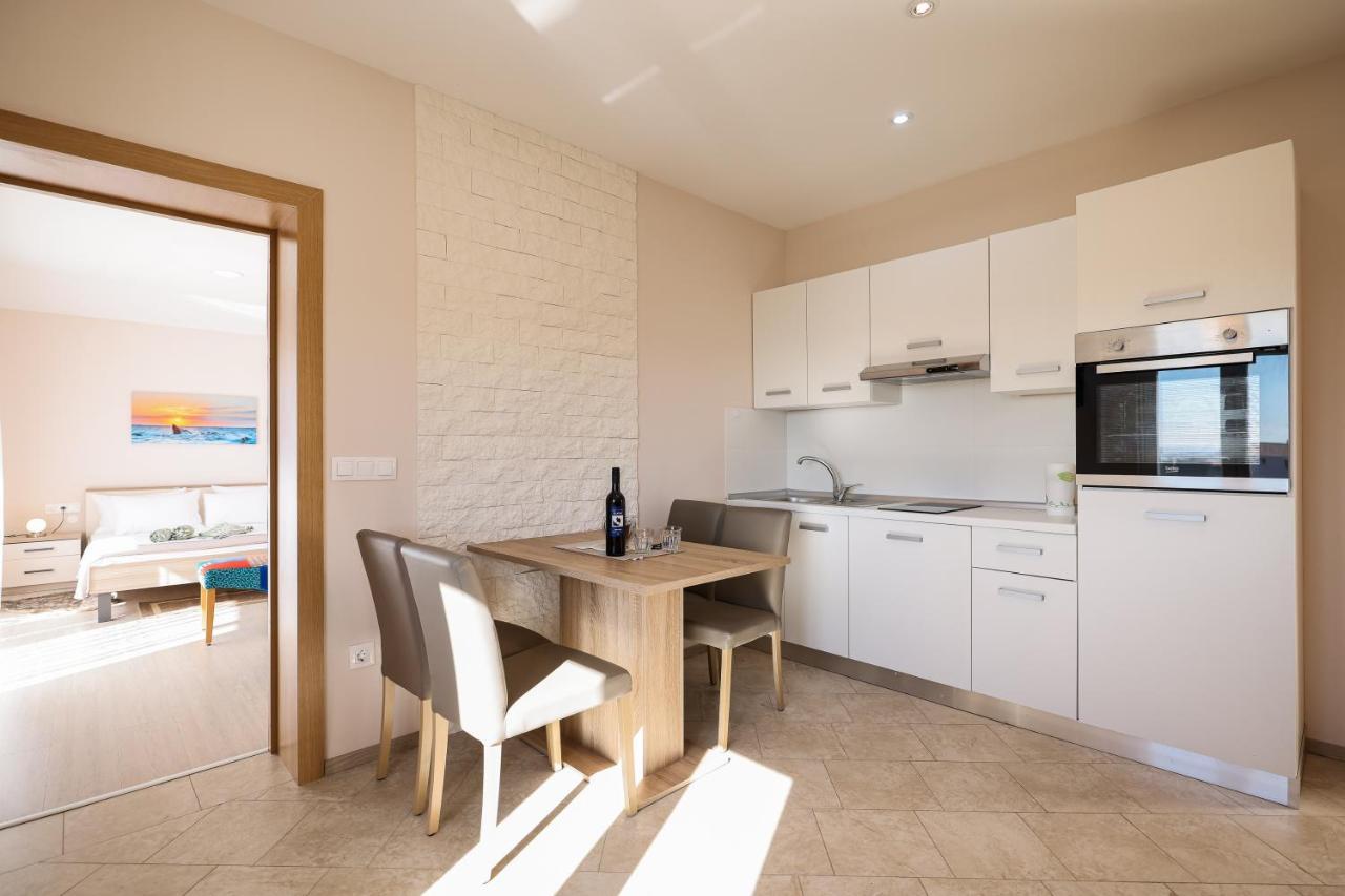 Anka With Seaview Apartment *