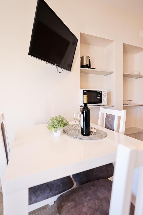 Anka With Seaview Apartment Vrsi